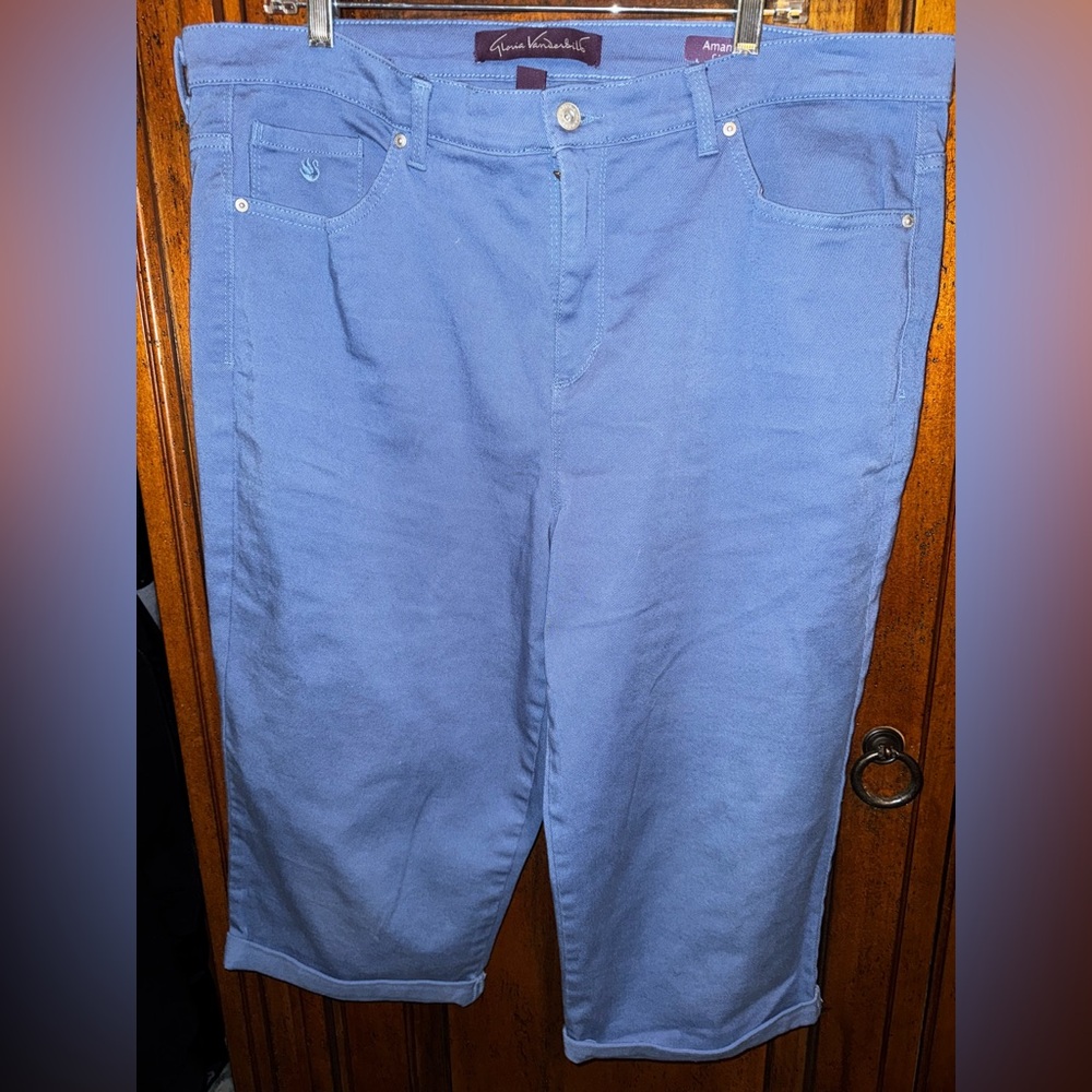 Gloria Vanderbilt Blue Amanda Classic-Fit Capri